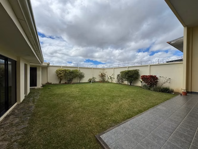 Venta de Quinta en Residencial Guayabos – Lujo-Amplitud-Seguridad 24/7 - Imagen 13