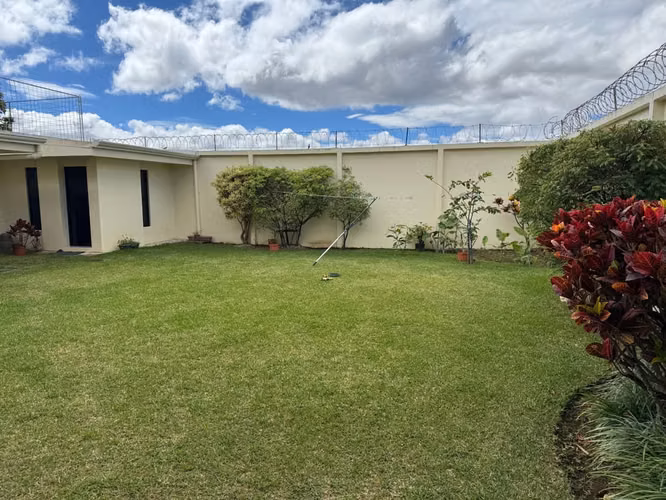 Venta de Quinta en Residencial Guayabos – Lujo-Amplitud-Seguridad 24/7 - Imagen 11