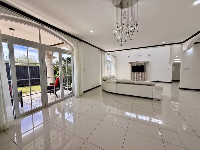 Venta de Espectacular casa en Colinas de Montealegre de 3 habitaciones.