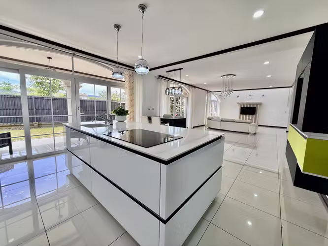 Venta de Espectacular casa en Colinas de Montealegre de 3 habitaciones.
