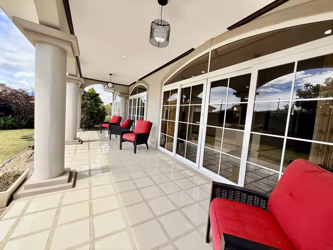 Venta de Espectacular casa en Colinas de Montealegre de 3 habitaciones.
