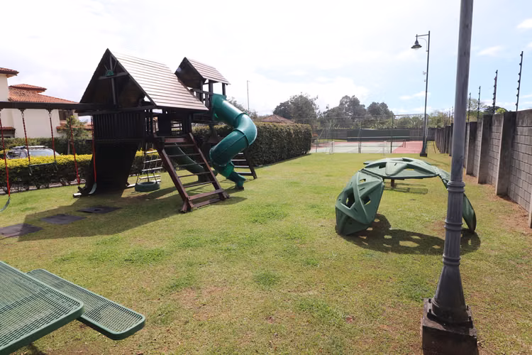 VENTA de Lote en Condominio La Hacienda en Santo Domingo Costa Rica SPM