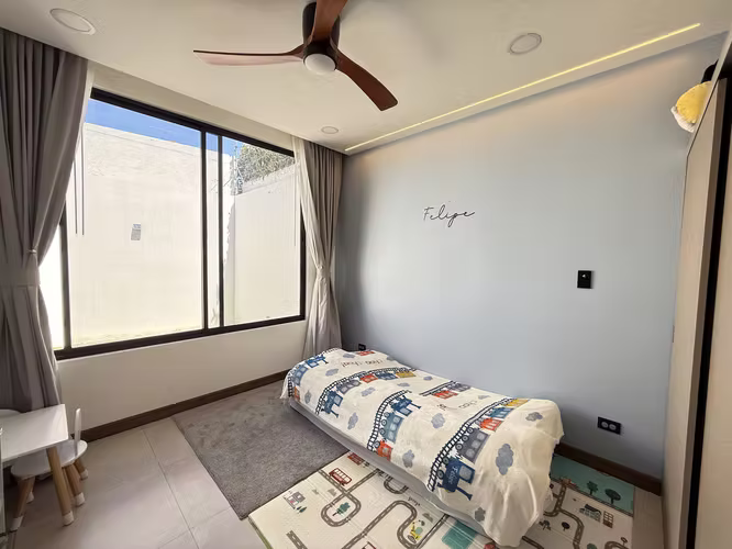 Casa en alquiler y venta en Cariari residencial Los Arcos 1 planta moderna con patio
