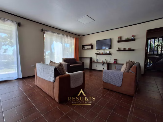 NEW! Newer build Poas home in a quiet area! Fully Furnished! - Imagen 7