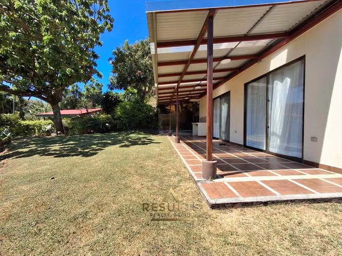 NEW! Newer build Poas home in a quiet area! Fully Furnished! - Imagen 12