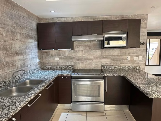 ALQUILER DE CASA EN CONDOMINIO SANTA ANA HILL. - Imagen 4