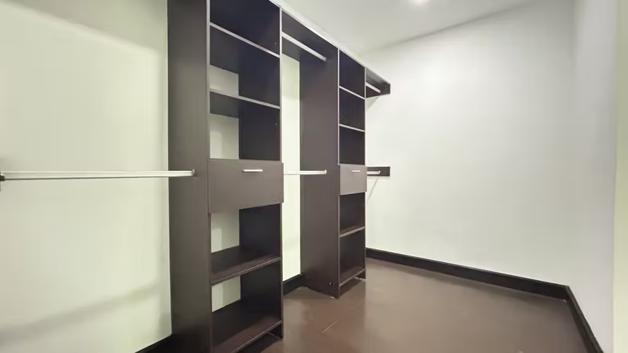 AMUEBLADO Alquiler Apartamento 3 habitaciones, 2.5 baños en Condominio Guachipelin Norte Escazu. - Imagen 15