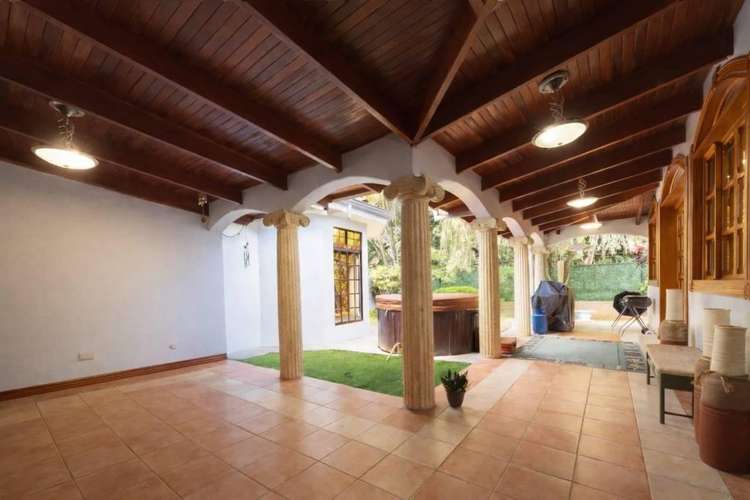 Se vende casa en Residencial Altamonte en Granadilla-Curridabat