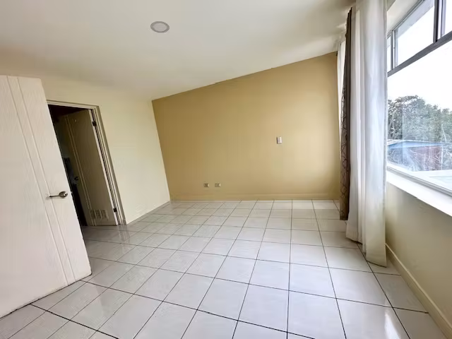 Casa con jardín grande en condominio en San Pablo, Heredia