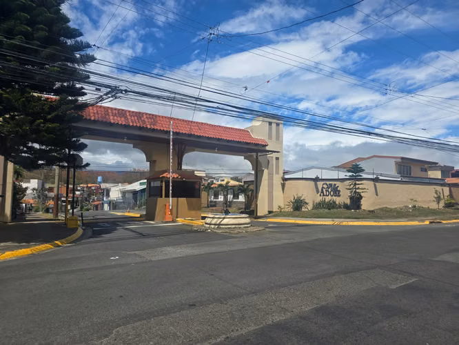Venta de hermosa propiedad en Residencial Villa Adobe, Santo Domingo - Imagen 20