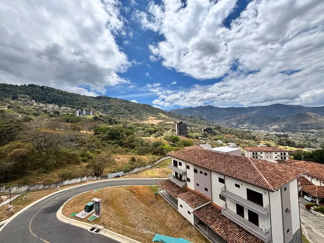 Penthouse de Lujo por estrenar en Vista al Valle – $699,000