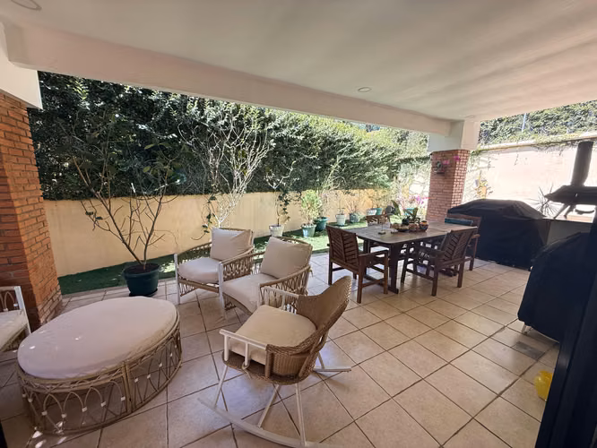 Venta de Casa en condominio Privado - Santa Ana