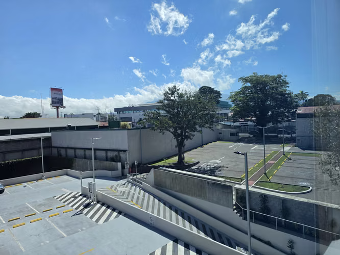 Oficinas en Alquiler en San Pedro Montes de Oca, San José