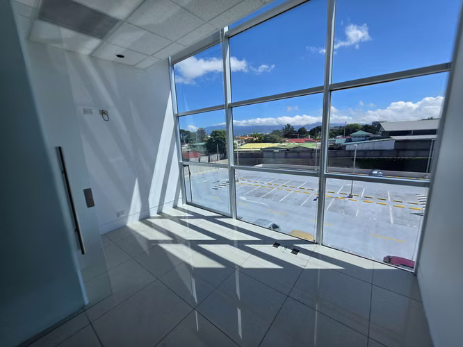 Oficinas en Alquiler en San Pedro Montes de Oca, San José