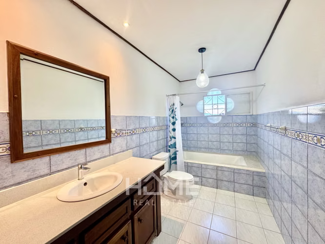 Alquiler de amplio Apartamento en San Rafael de Escazú $1800 - Imagen 15