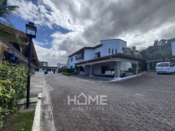 Alquiler de amplio Apartamento en San Rafael de Escazú $1800