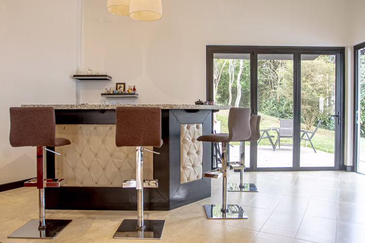 Casa en El Paraiso con la Mejor Vista  *PRECIO REDUCIDO*-GV