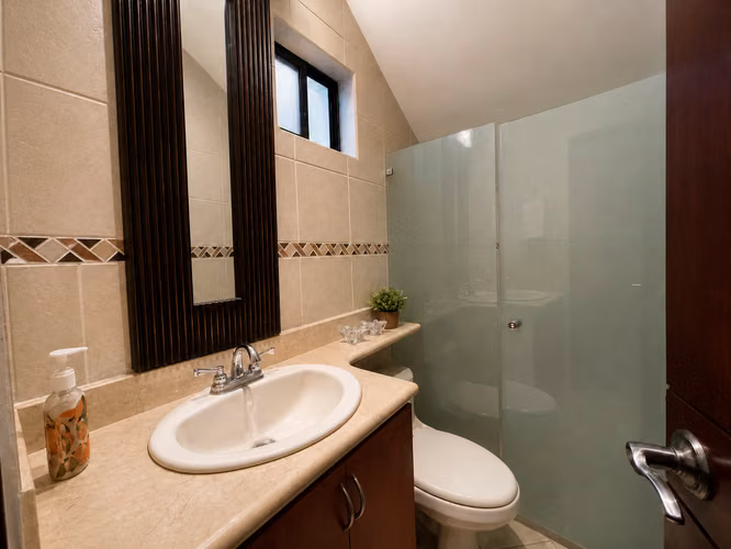 Venta de Casa de Lujo en Condominio-Jaboncillos de Escazú