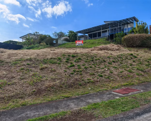 SE VENDE LOTE EN  LOMAS DE ZURQUI SAN ISIDRO DE HEREDIA - Imagen 6