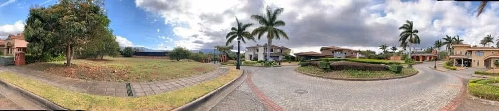 VENDO LOTE ESQUINERO PLANO CON VISTA – ROBLE SABANA, CURRIDABAT