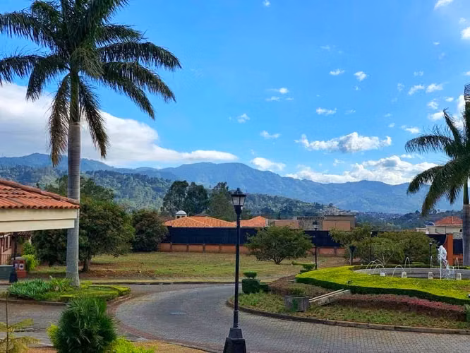 VENDO LOTE ESQUINERO PLANO CON VISTA – ROBLE SABANA, CURRIDABAT
