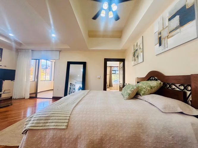 Exclusiva casa esquinera con piscina en residencial de lujo en Piedades, Santa Ana. Precio de oportunidad. - Imagen 11