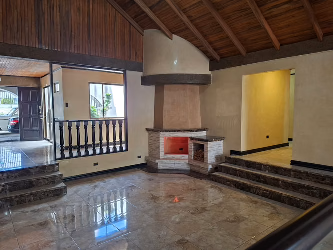 VENTA DE CASA COSTA RICA SAN JOSÉ CURRIDABAT PUNTO COMERCIAL.