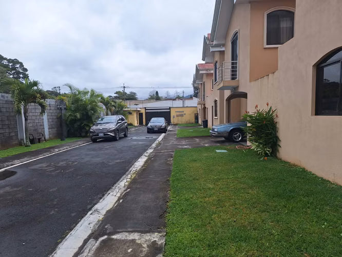 VENTA DE CONDOMINIO 3 CASAS COSTA RICA SAN JOSE CURRIDABAT. - Imagen 8