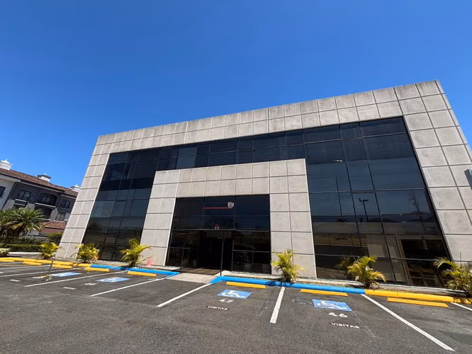 ALQUILER DE OFICINAS EN EDIFICIO CORPORATIVO - ESCAZU
