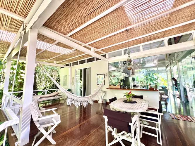 FRENTE A LA PLAYA: Casa de 2 cuartos + casa de huéspedes, Cocles