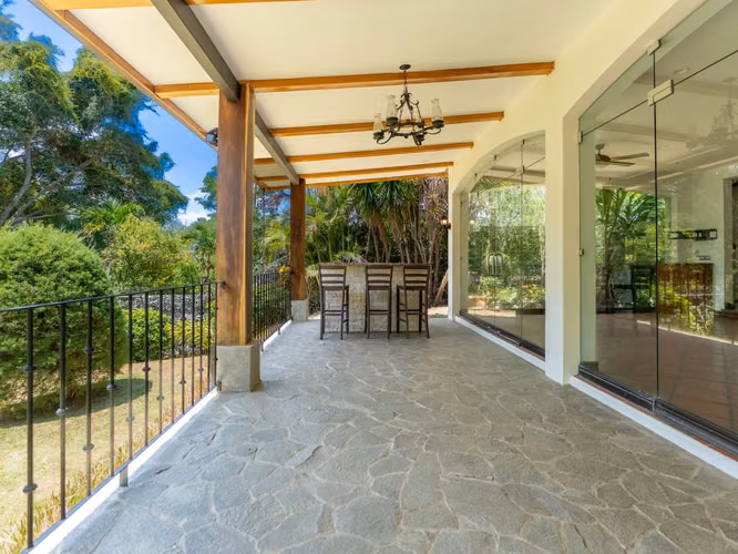 VENTA DE CASA EN CONDOMINIO EN GUACHIPELÍN DE POCAS CASAS