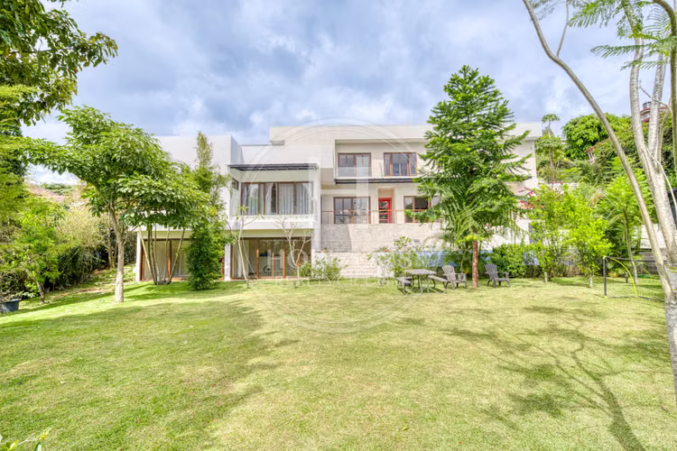 Casa de Lujo en Condominio Hacienda Gregal en Curridabat Amplios Jardines y Piscina noj1250ij - Imagen 17
