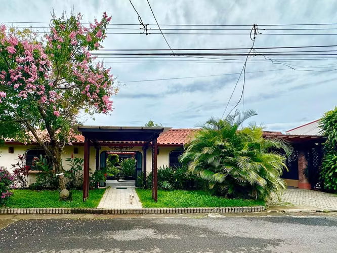 VENTA DE CASA CON ARQUITECTURA COLONIAL, PATIO CENTRAL Y FUENTE - POZOS DE SANTA ANA - Imagen 18