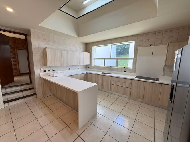 ALQUILER DE CASA EN CONDOMINIO PRIVADO, SAN RAFAEL DE ESCAZÚ* - Imagen 3