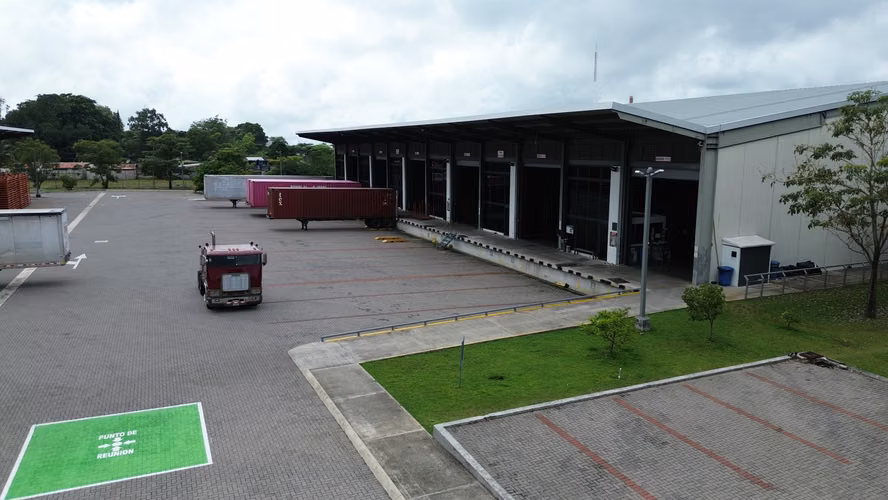 Bodegas de 936 m en complejo Industrial Ciruelas - Imagen 5