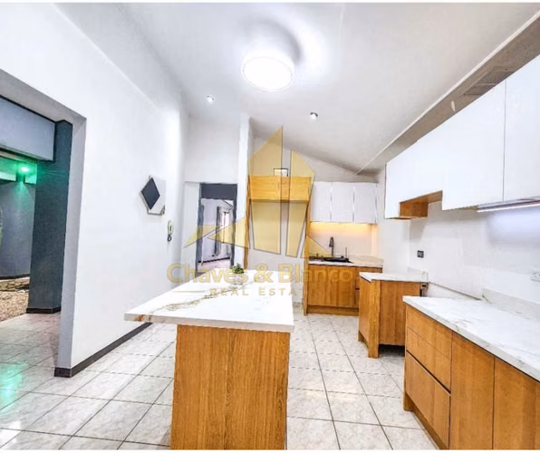 OPORTUNIDAD Casa con USO MIXTO Santa Ana!! - Imagen 19