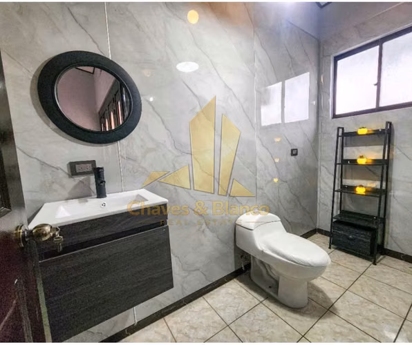 OPORTUNIDAD Casa con USO MIXTO Santa Ana!! - Imagen 3