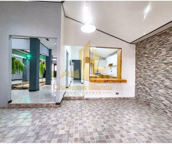 OPORTUNIDAD Casa con USO MIXTO Santa Ana!! - Imagen 2