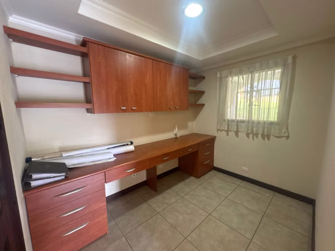 SE VENDE CASA INDEPENDIENTE, BIRRI DE SANTA BARBARA DE HEREDIA