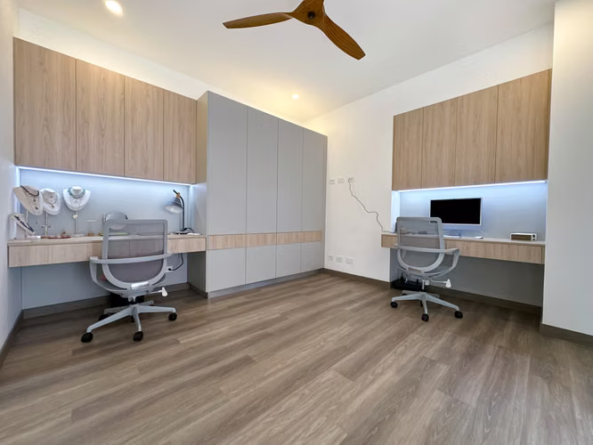 Venta de moderna y amplia casa ubicada en Santa Ana
