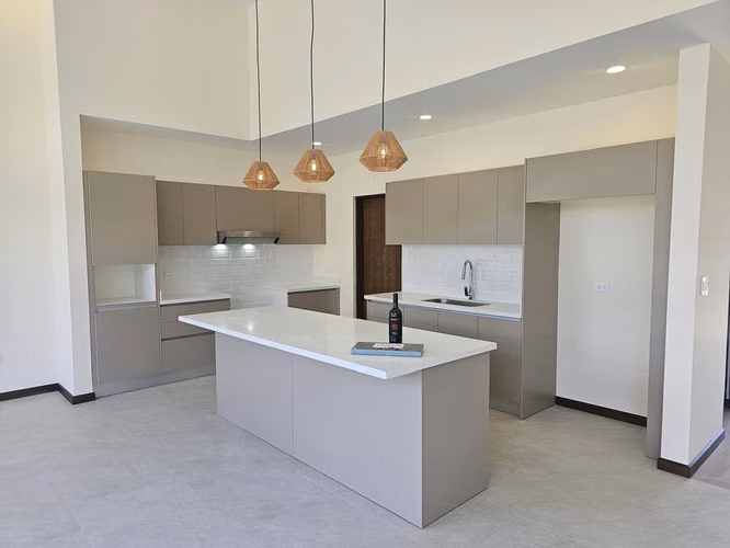Casa Nueva en Condominio Camino del Sol, San Roque