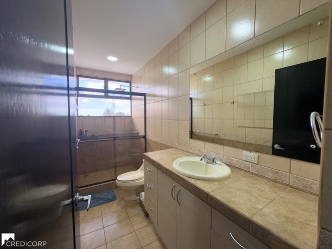 Casa moderna con uso de suelo mixto en Residencial Altamonte, Curridabat - Imagen 11