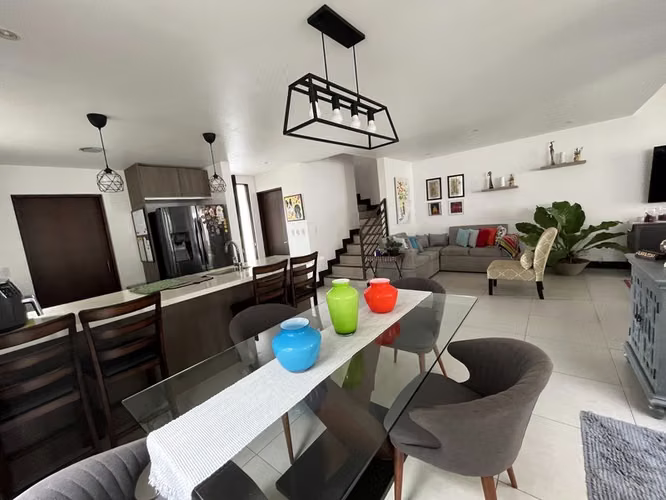 En Venta | Casa Moderna de 3 Habitaciones en Bosques del Café, Guachipelín | Amenidades y Vistas - Imagen 6
