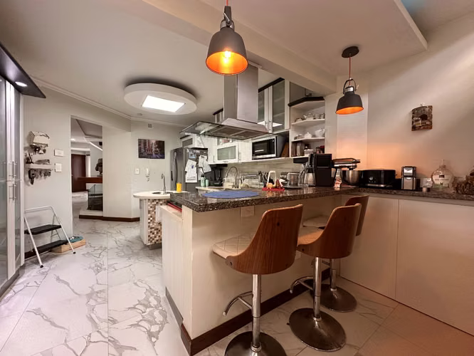 Se vende casa en Heredia - Imagen 5