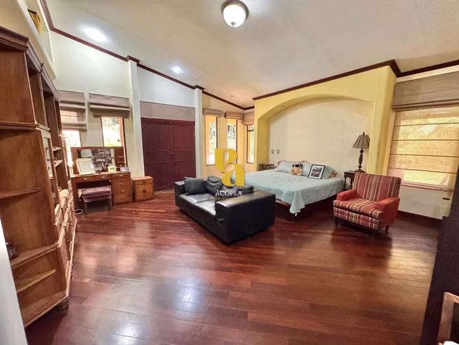 Venta de casa de 1 nivel en el Alto de las Palomas, Escazú