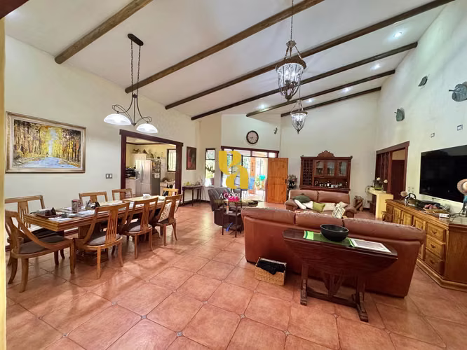 Venta de casa de 1 nivel en el Alto de las Palomas, Escazú