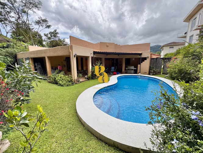 Venta de casa de 1 nivel en el Alto de las Palomas, Escazú