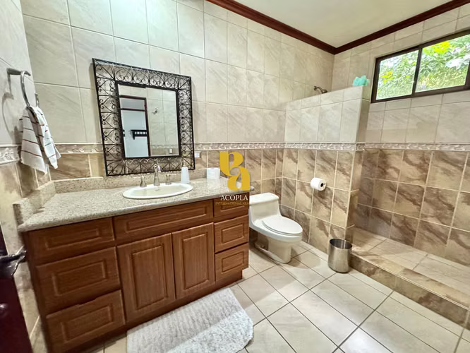 Venta de casa de 1 nivel en el Alto de las Palomas, Escazú