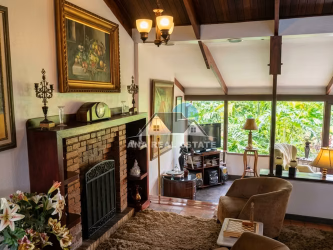 ¡REBAJADA! Casa con Apartamento y Jardines en Sabanilla | $415,000 - Imagen 2