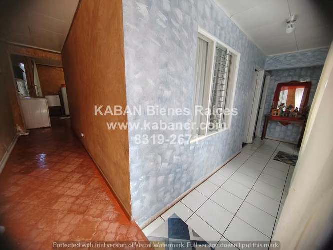 Se vende en Cartago, uso mixto. Ideal para Inversión